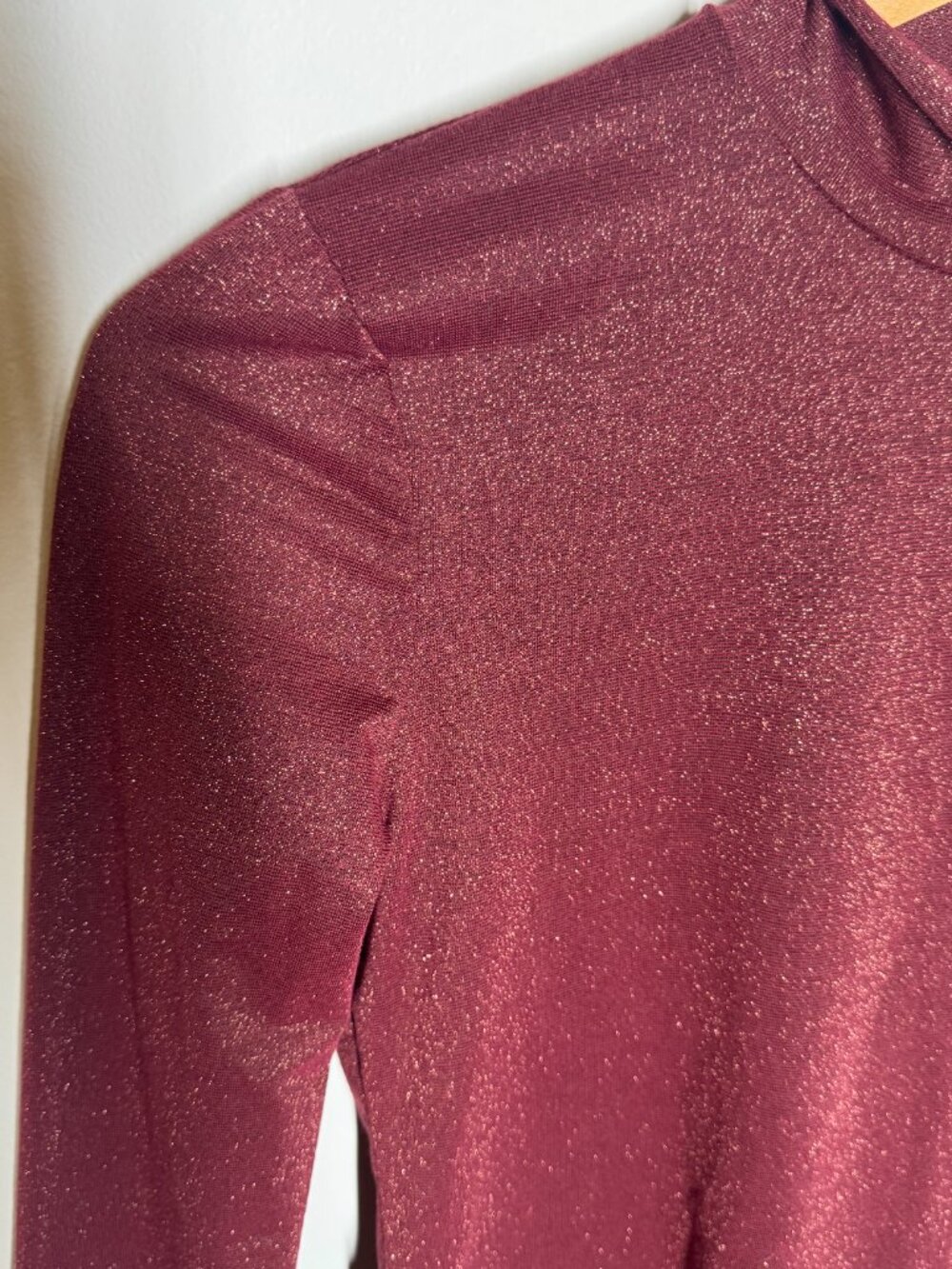 NWT Daily Practice by Anthropologie Shimmer Open-Back Bodysuit Plum Sz. S - Picture 4 of 6